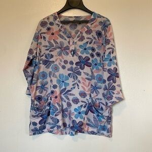 Butter Soft Stretch  3 button flower with pockets medical scrub top shirt XL